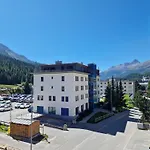 Flora - Sunflower Apartment St. Moritz