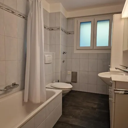 Flora - Sunflower Apartment