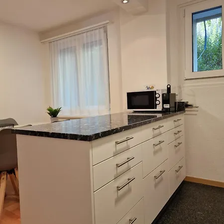 Flora - Sunflower Apartment