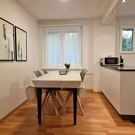 Flora - Sunflower アパート *